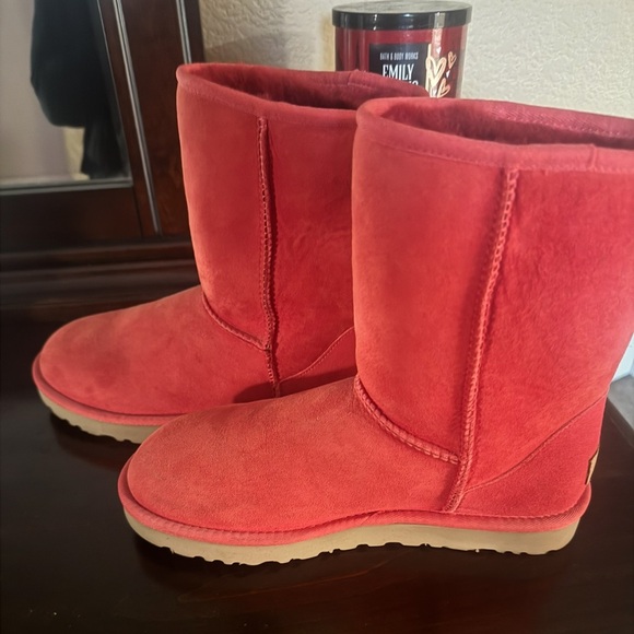 Uggs - Picture 5 of 6